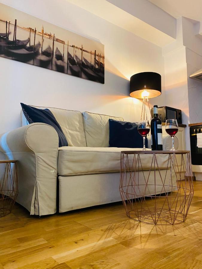 Appartamento Downtown Studio Cluj-Napoca Esterno foto